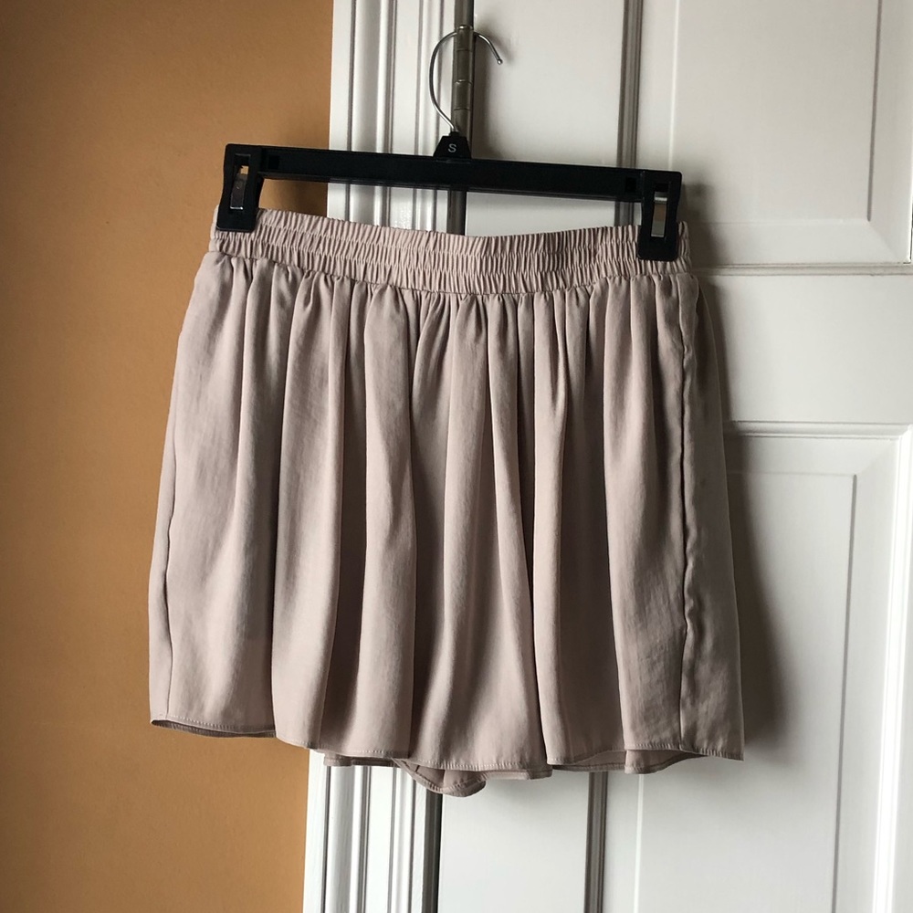 BCBG skorts
